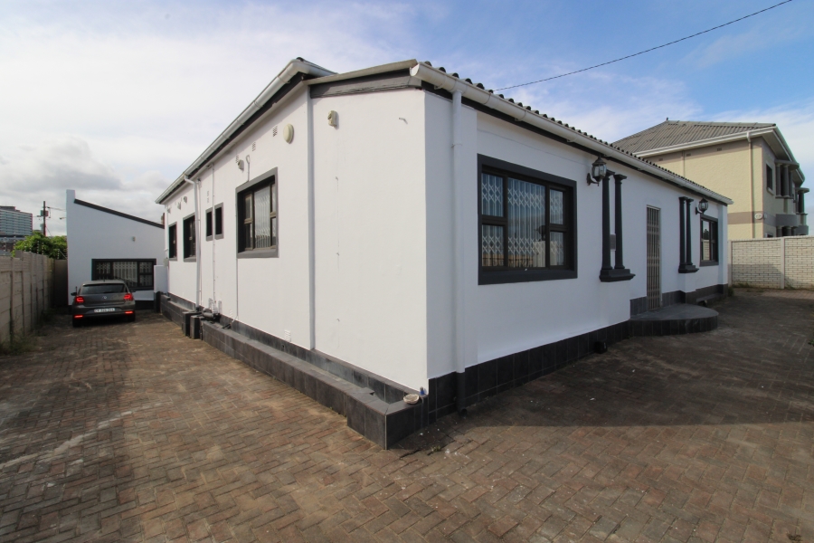 To Let 1 Bedroom Property for Rent in Quigney Eastern Cape